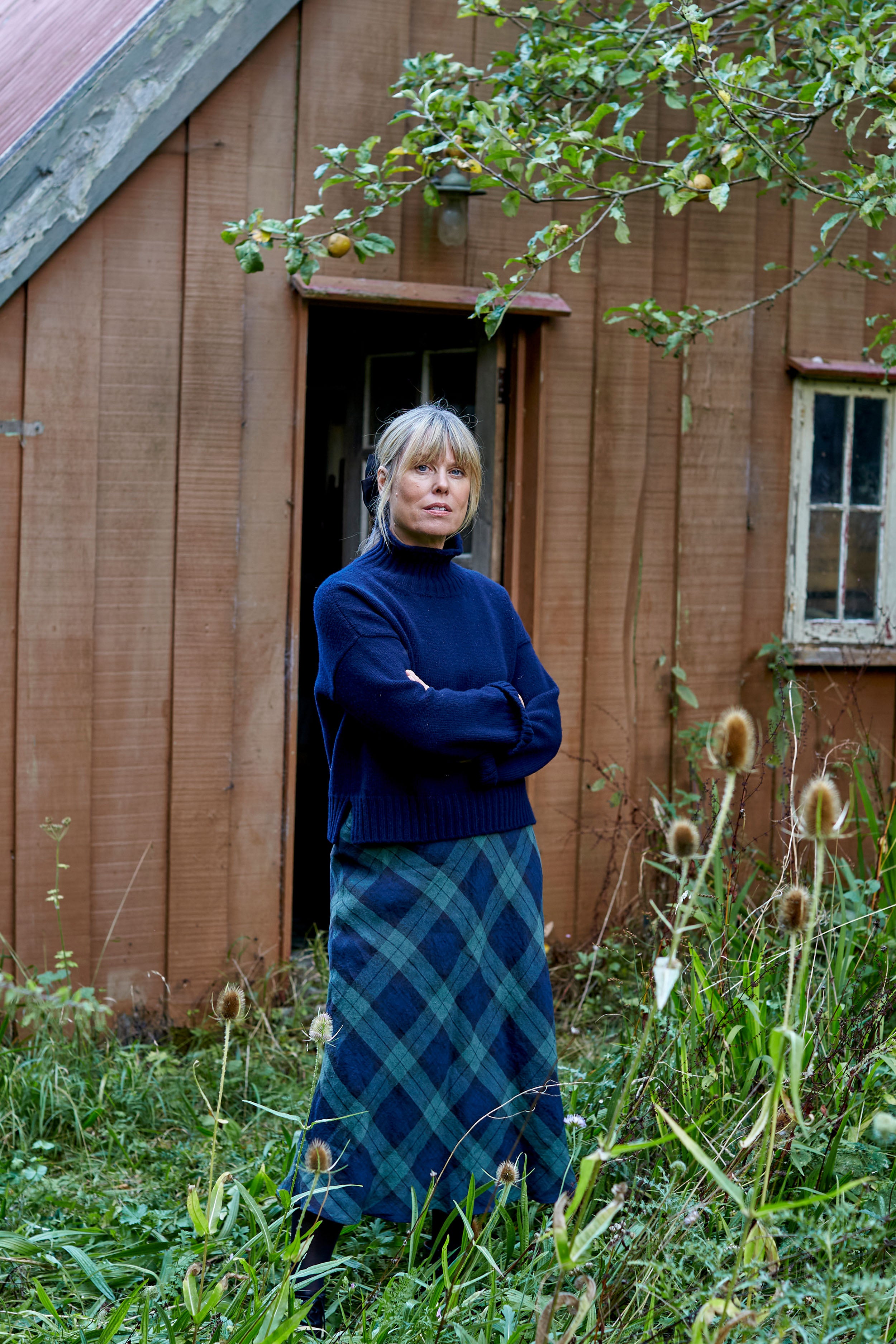 Islay Cropped Jumper in Navy Lambswool