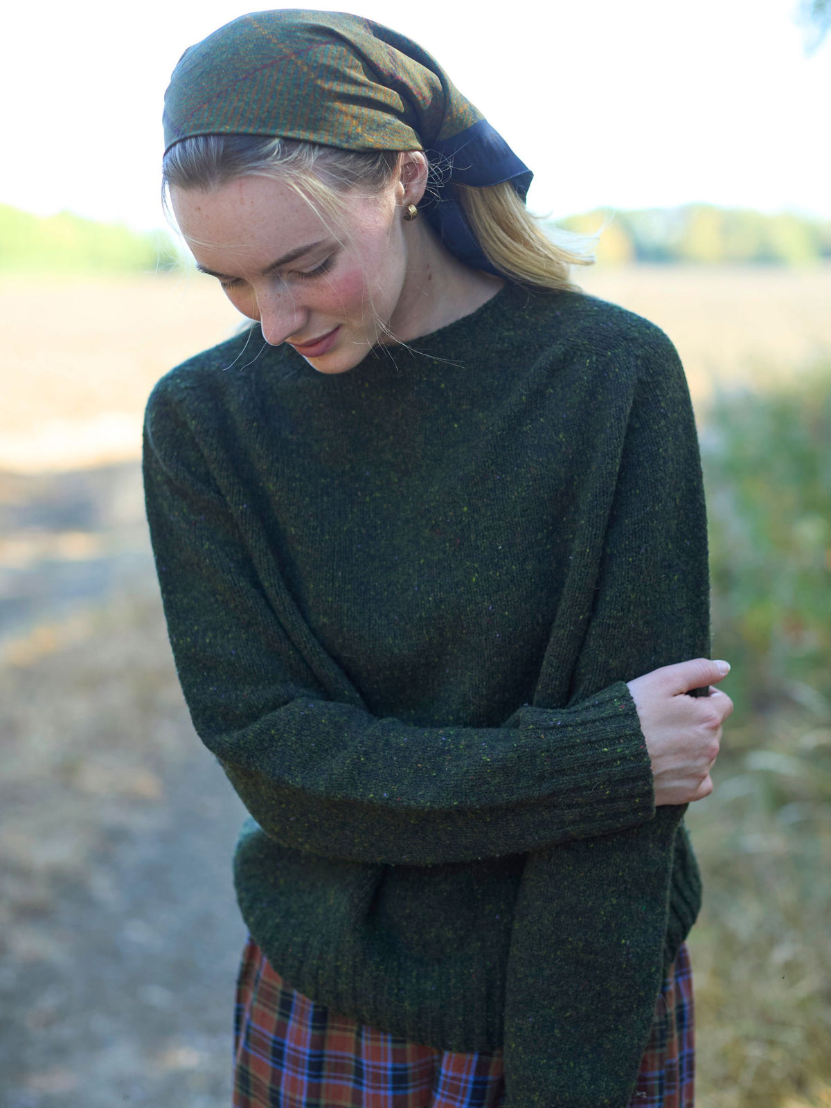 Cropped Crew-Neck in Tweed Green
